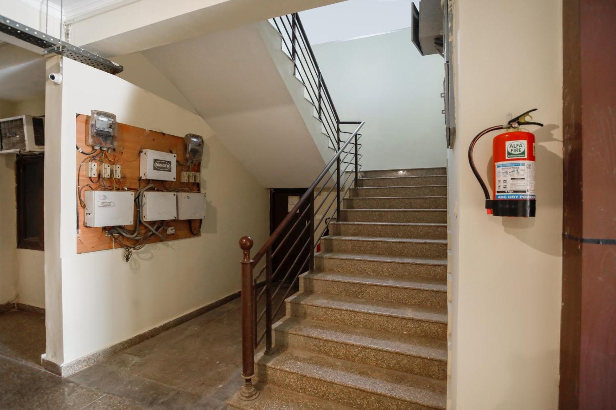 Hotel O Av Residency Near Botanic Garden Of Indian Republic Noida Luaran gambar